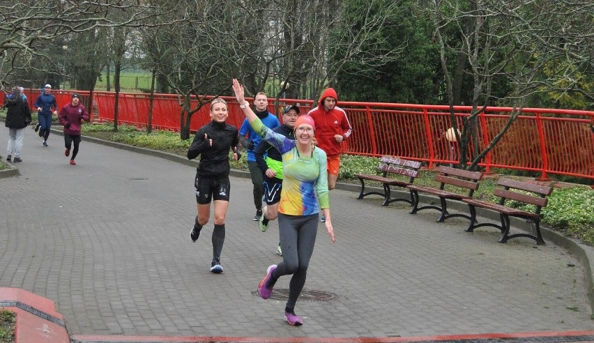 Parkrun odbywa się w każdą sobotę. Miłośnicy biegania,...