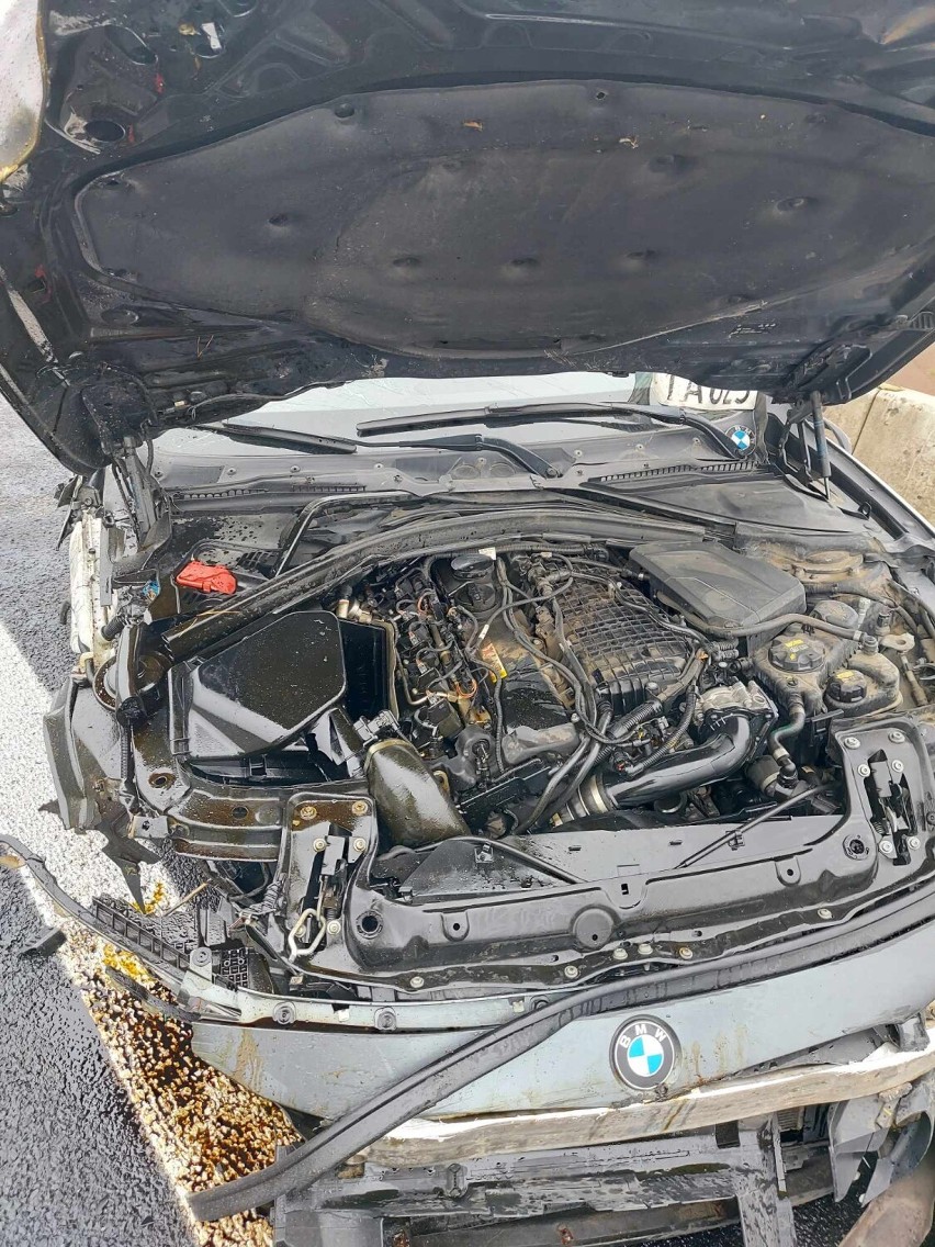 Wypadek na S5. BMW uderzyło w barierki