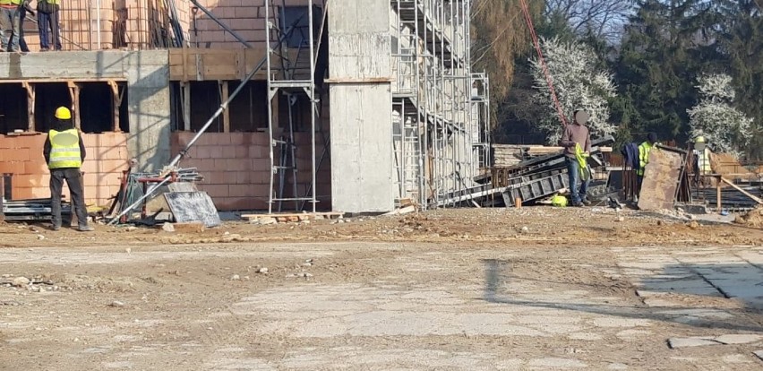 Bochnia. Jedna z firm nielegalnie zatrudniała na budowie pracownika z Gruzji