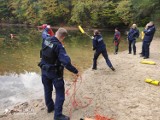 Klucze. Policjanci z powiatu olkuskiego przeszli szkolenie z ratownictwa wodnego. Zobacz, funkcjonariuszy w akcji! ZDJĘCIA