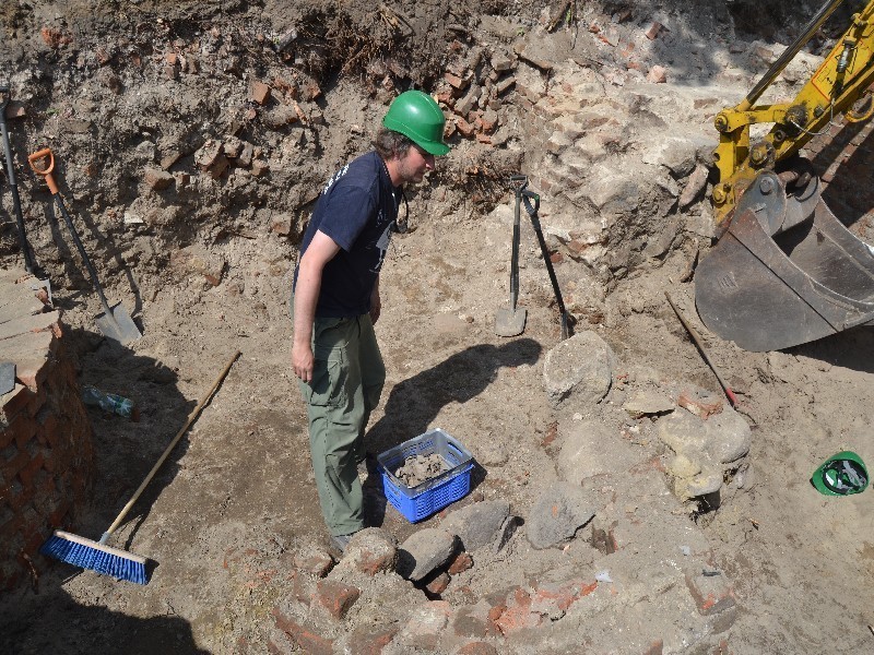 Lębork: Odkopano fragment zabudowy z XVI wieku