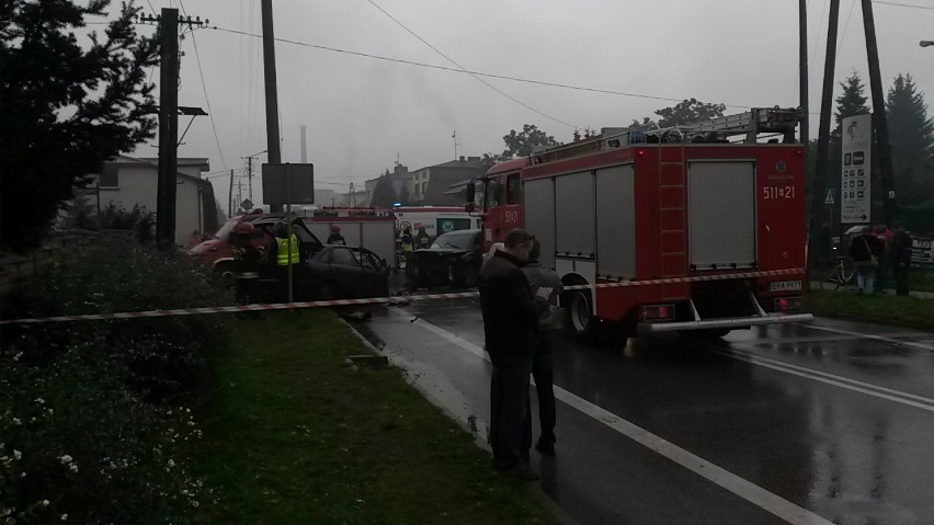 Radomsko: Wypadek na skrzyżowaniu Poprzecznej/Sucharskiego. Sprawca był pijany?
