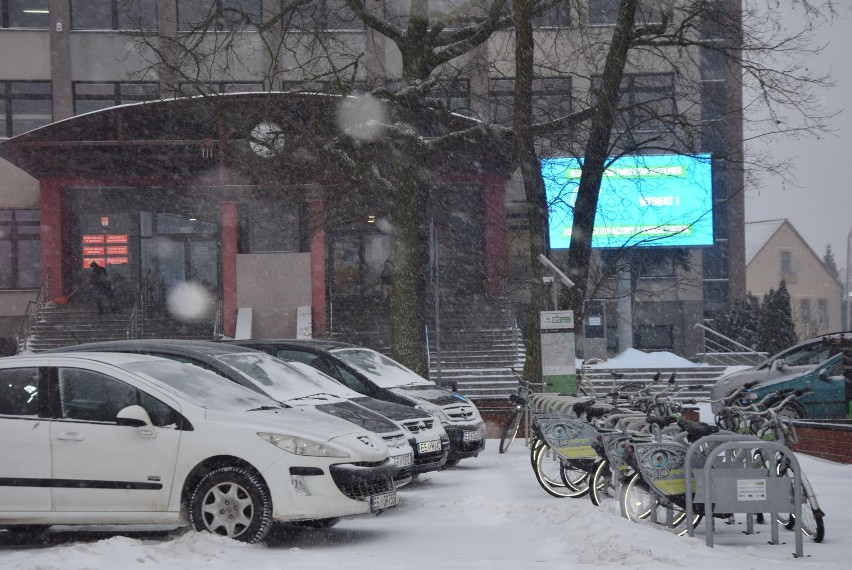 Koniec świata! Silna śnieżyca, zamiecie i mróz w Sieradzu