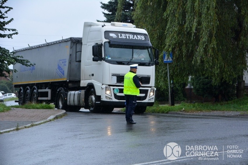 Mieszkańcy Strzemieszyc protestują przeciwko tirom na...