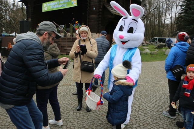 Powiatowy Jarmark Wielkanocny w Ciechocinku. Tak było drugiego dnia w uzdrowisku