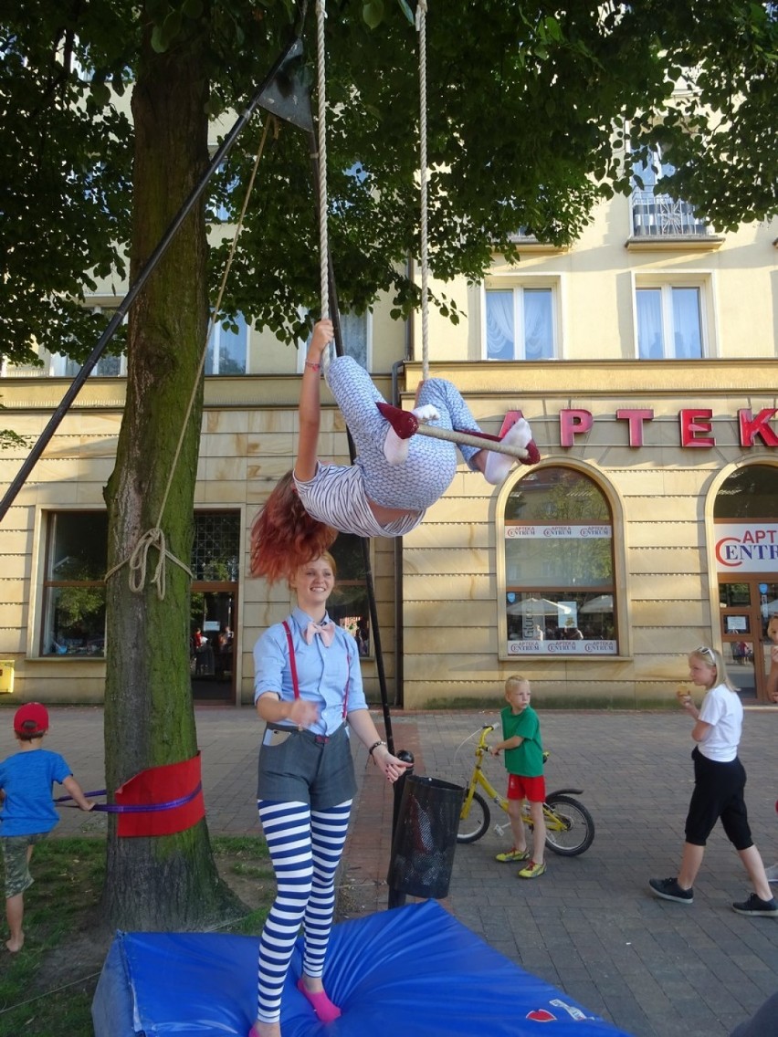 Cyrkowa niedziela na placu Baczyńskiego w Tychach