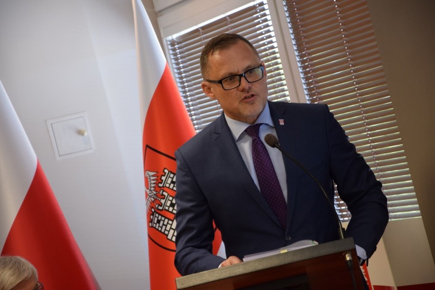 Prezydent Sieradza z absolutorium. Paweł Osiewała został pozytywnie rozliczony z wykonania budżetu z 2017 jednomyślnie