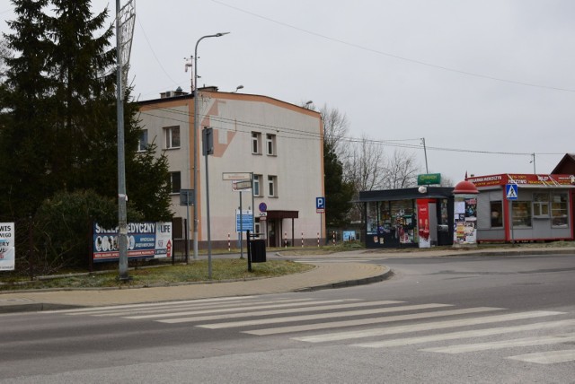 Przejścia zostaną oświetlone, pojawi się na nich biało-czerwone pasy i zamontowane zostaną urządzenia  sygnalizujące  zbliżanie się pieszego.