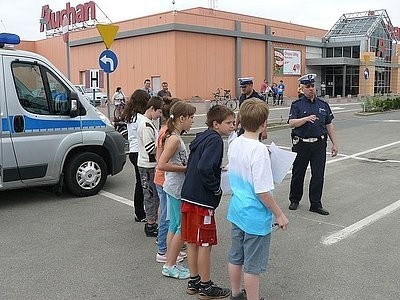 Policjanci z Żor: Akcja drogówki w żorskim hipermarkecie