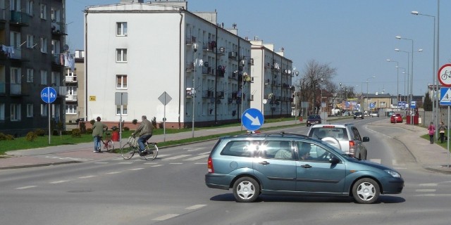 Najbardziej "zroweryzowana" część Radomska - ulica Tysiąclecia. Na jej całej długości powstała ścieżka rowerowa, która umożliwia cyklistom wyjazd poza miasto. Niestety, takie rozwiązanie to jeszcze rzadkość