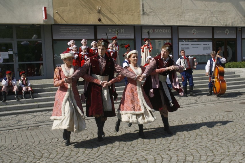 Pierwszy Legnicki Polonez (ZDJĘCIA)