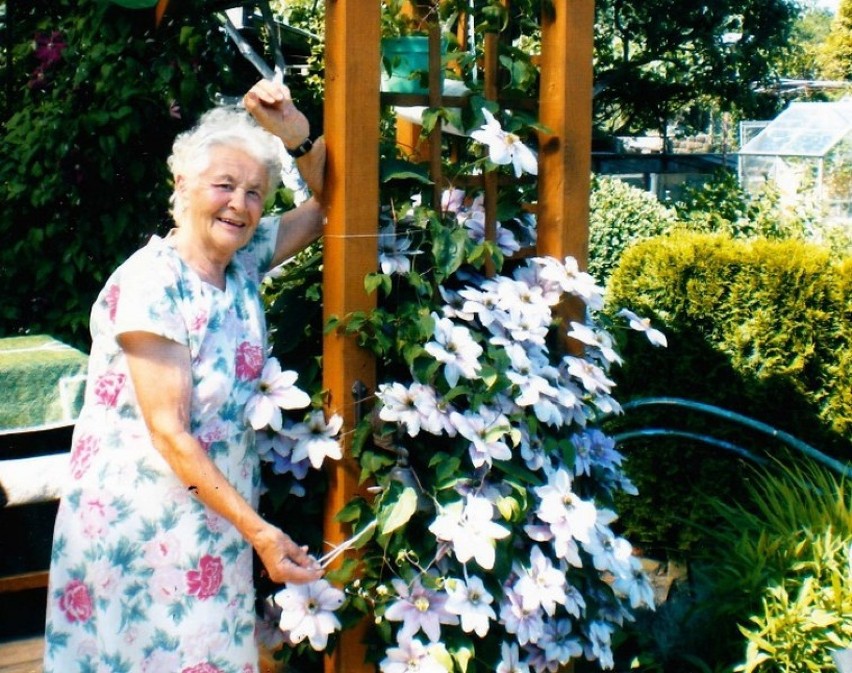 Pani Anita Kaczmarczyk z przyjemnością spędza czas na ogrodzie.