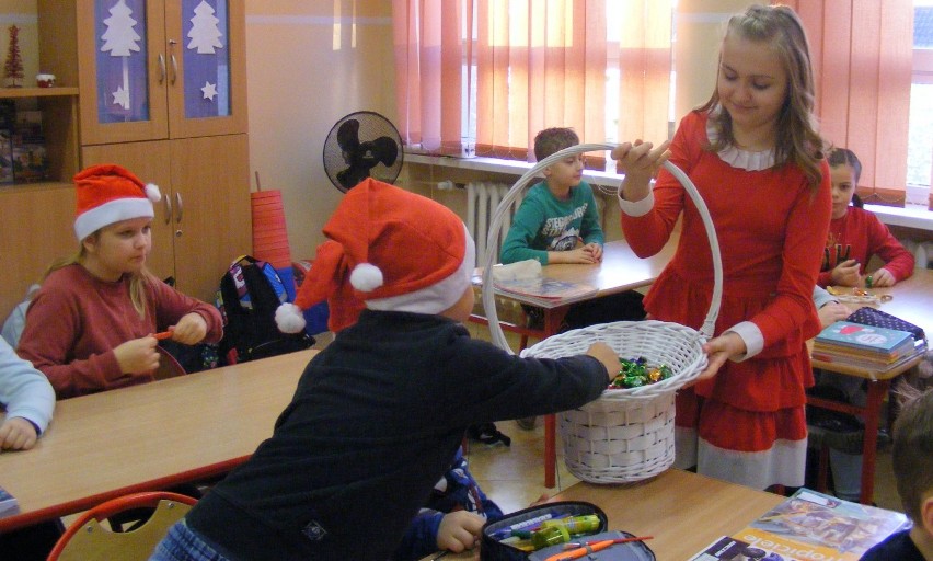 Mikołaj odwiedził uczniów szkoły w Skokach [ZDJĘCIA] 