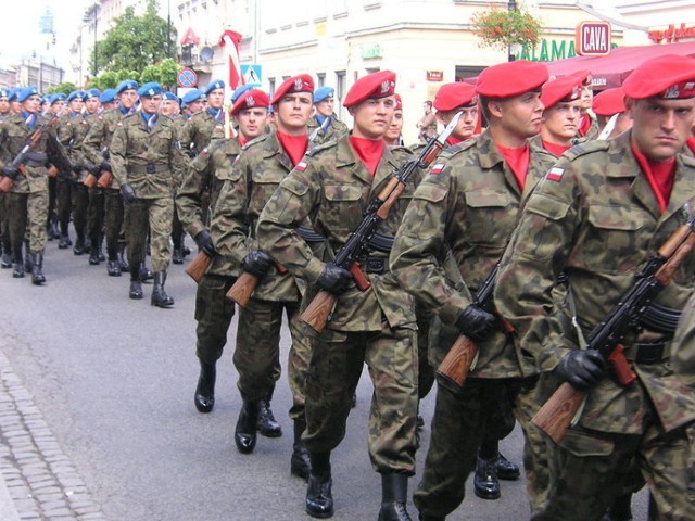 Żandarmeria Wojskowa podczas parady w Warszawie