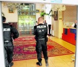 POZNAŃ - Policja wkroczyła do poznańskiej szkoły Taubera