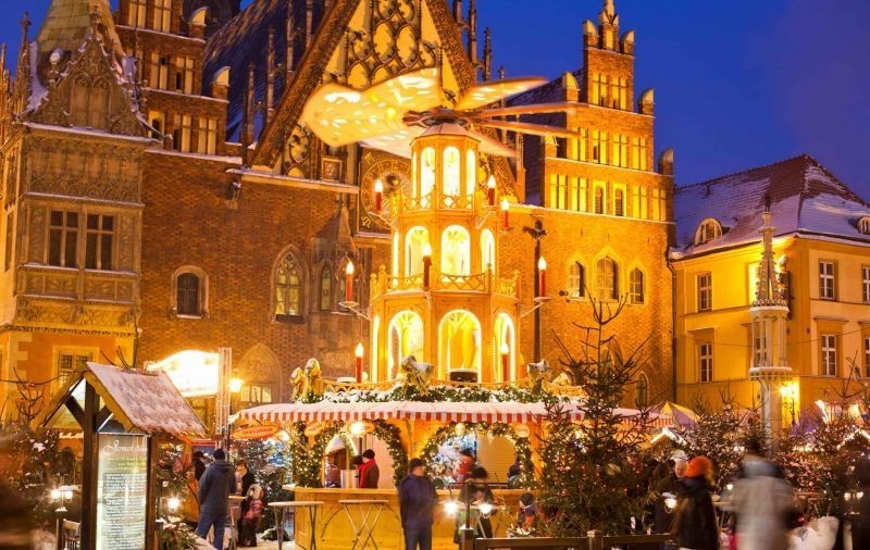 Na wrocławskim Rynku świąteczną atmosferę czuć już od 23...