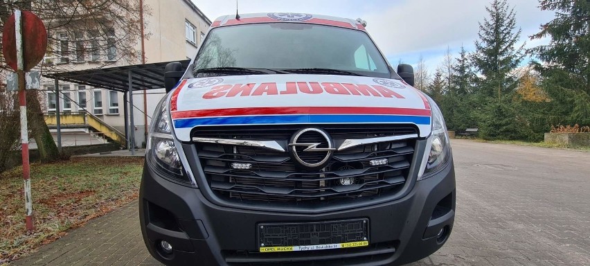Szpital za pośrednictwem powiatu otrzymał nowy ambulans -...