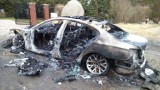 Spłonęło auto w Gdańsku. Zwarcie instalacji czy kolejne podpalenie? [ZDJĘCIA, WIDEO]