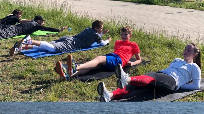 Nad zalew w Rydzynie na trening wybrała się szermiercza sekcja Polonii 1912 Leszno