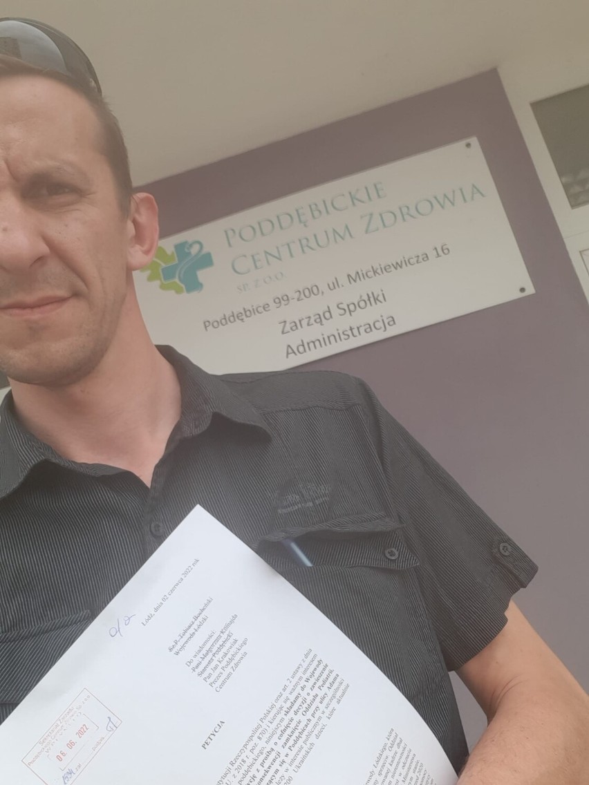 Petycję z podpisami mieszkańców powiatu poddębickiego...