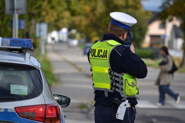 Zakopiańska drogówka zatrzymała drogowego pirata. Mężczyzna a terenie zabudowanym pędził aż 131 km/h. Dostał za to 30 punktów karnych, 5 tys. zł mandatu, a na dodatek stracił prawo jazdy