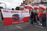 Mieszkańcy Legnicy uczcili Powstańców Warszawskich. Obchody odbyły się w kilku miejscach ZDJĘCIA i FILM
