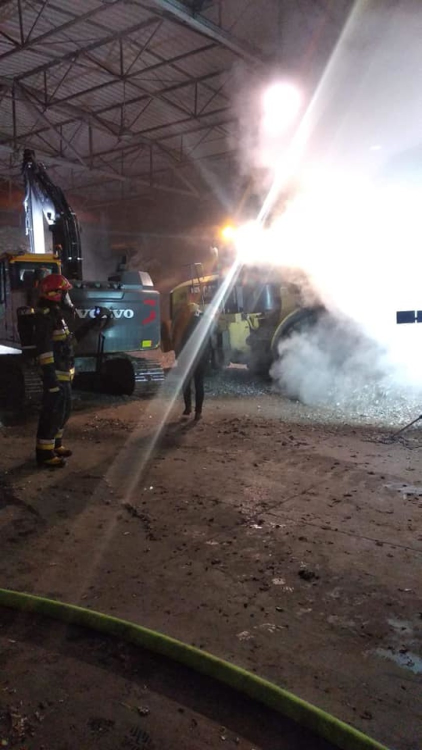 Gmina Kamieńsk: Pożar w sortowni odpadów w Ruszczynie 
