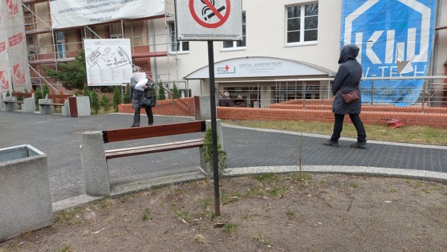 Czy zielonogórski szpital jest otwarty dla postronnych osób? Czytelnik twierdzi, że mogą one wejść na oddział chirurgii. Lecznica wyjaśnia