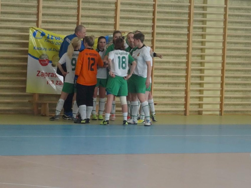 Turniej piłki kobiet w Margoninie wygrała drużyna z Tucholi...