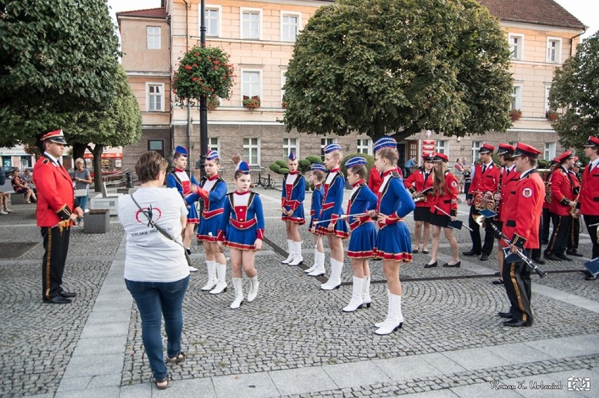 Orkiestra Dęta Ochotniczej Straży Pożarnej z Koła przemaszerowała przez Pleszew