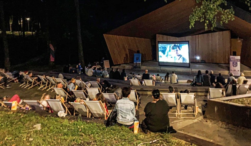 Na trzecim spektaklu „Kina na Leżakach” znów było ponad 100...