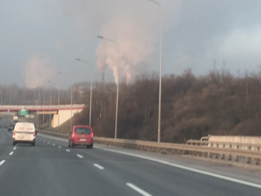 Kraków. Nad hutą wielka chmura. Skąd się wzięła?