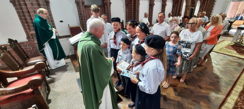 Pożegnanie poroboszcza parafii pw. NSPJ w Żarach, księdza...