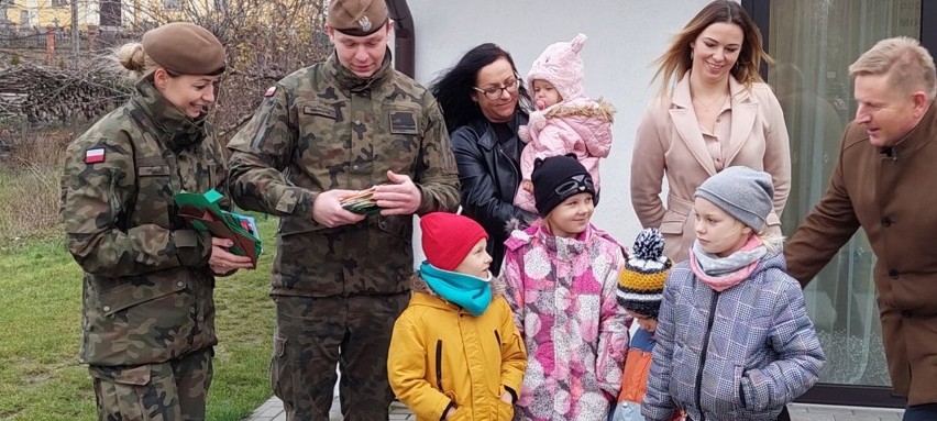 Żołnierze WOT dostali kartki od dzieci z placówek...