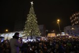 Nowa świąteczna iluminacja na Piotrkowskiej. Tłumy łodzian na jarmarku świątecznym. Zdjęcia