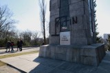 Obelisk na Cytadeli w Poznaniu z nowymi tablicami. Co upamiętniają? Zobacz zdjęcia!