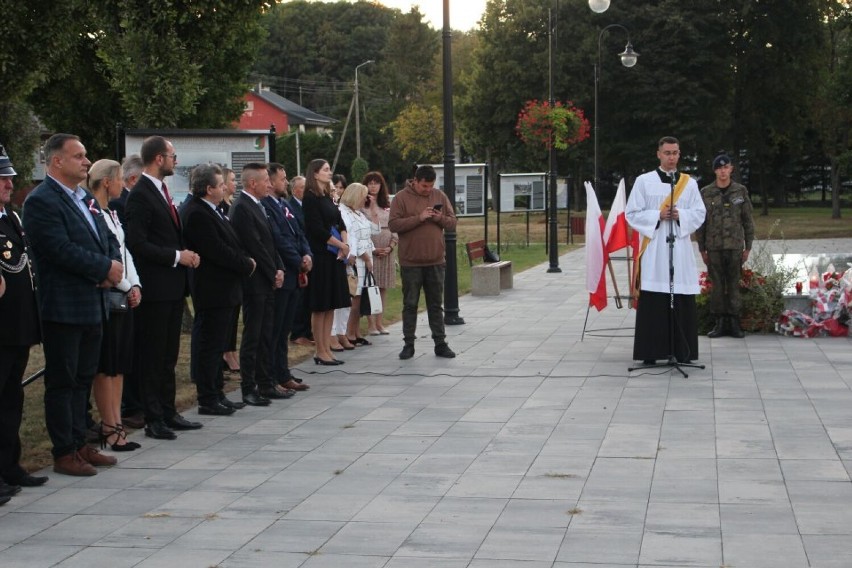 Gminny Dzień Pamięci w Dąbrowie Białostockiej. Władze i mieszkańcy oddali hołd ofiarom wojny