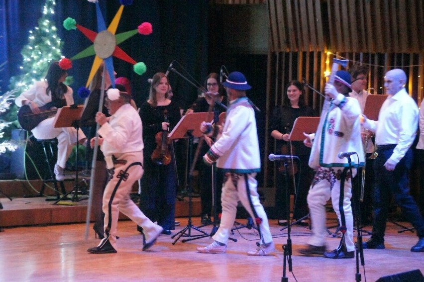 Koncert kolęd "Kolędą malowane" w sali koncertowej imienia Krzysztofa Pendereckiego Zespołu Szkół Muzycznych w Radomiu