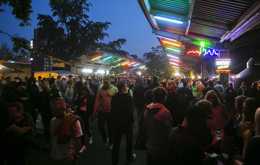 Nocny Market, Warszawa. Sezon 2019 wystartował i przyciągnął tłumy! [ZDJĘCIA]