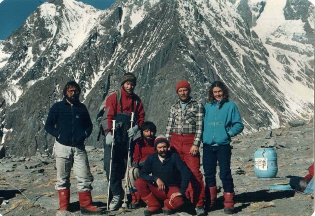 Wyprawa na Annapurnę w 1987 r. Od lewej: Ryszard Warecki, Artur Hajzer, Michał Tokarzewski, Krzysztof Wielicki, Jerzy Kukuczka i Wanda Rutkiewicz
