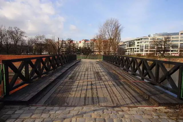 Most św. Klary przejdzie remont, bo jest w kiepskim stanie.