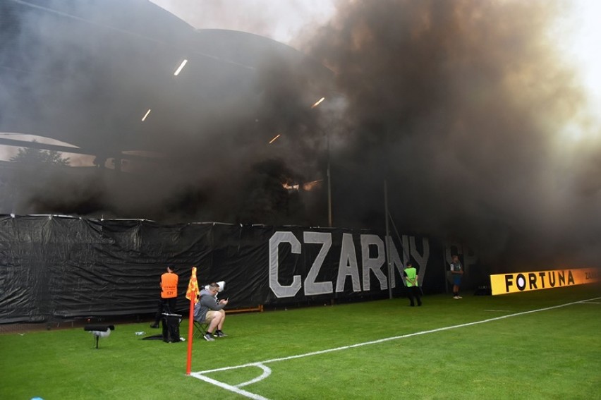 Miedź Legnica wygrała z Chrobrym Głogów [ZDJĘCIA] 