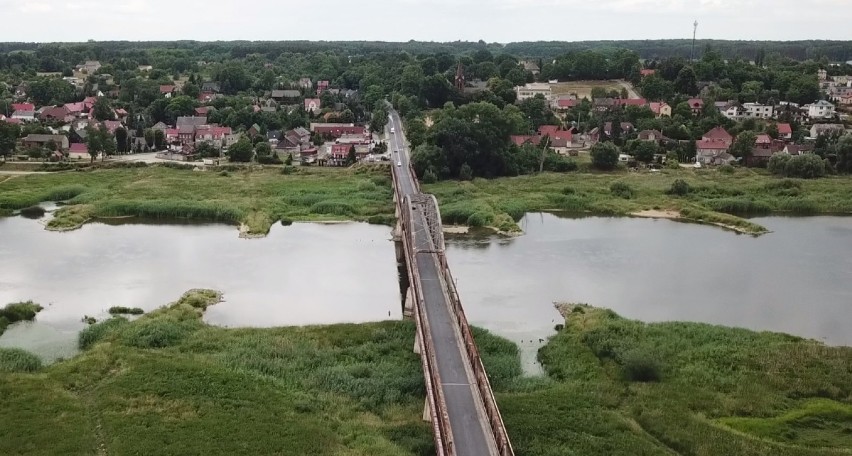 Most stał się koniecznością, gdy zaplanowano drogę powiatową...