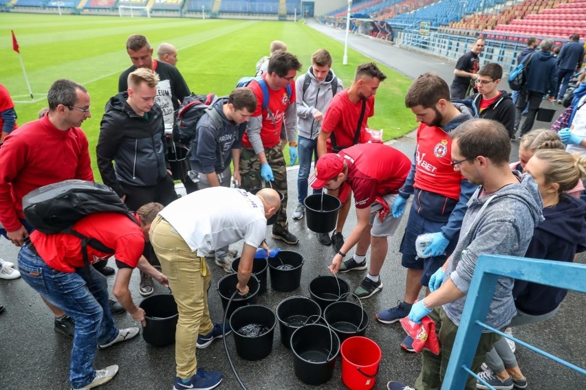 Wisła Kraków. Kibice „Białej Gwiazdy” domagają się przeprosin od ZIS