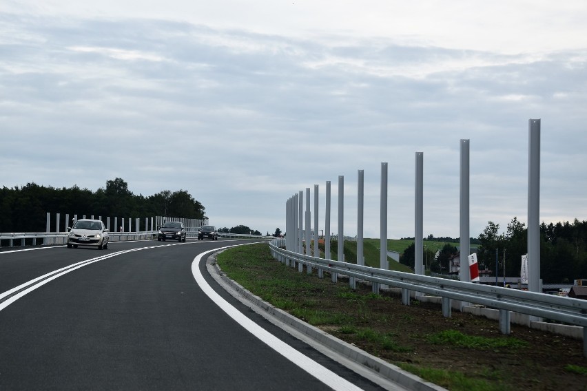 Dąbrowa Tarnowska. Upragniona obwodnica wreszcie otwarta, ale nie wszyscy cieszą się z nowej drogi