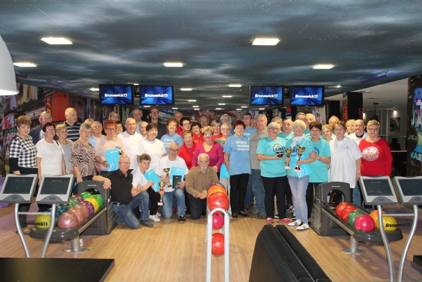 Seniorzy po raz siódmy zmierzyli się w bowlingowym turnieju