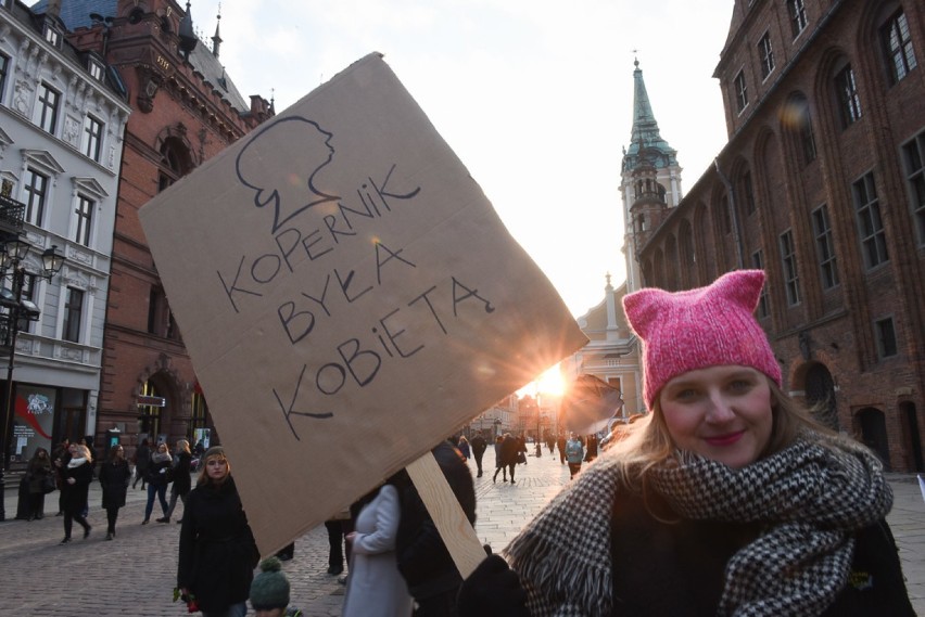 Toruń. Kobiety strajkowały na Rynku Staromiejskim [ZDJĘCIA]