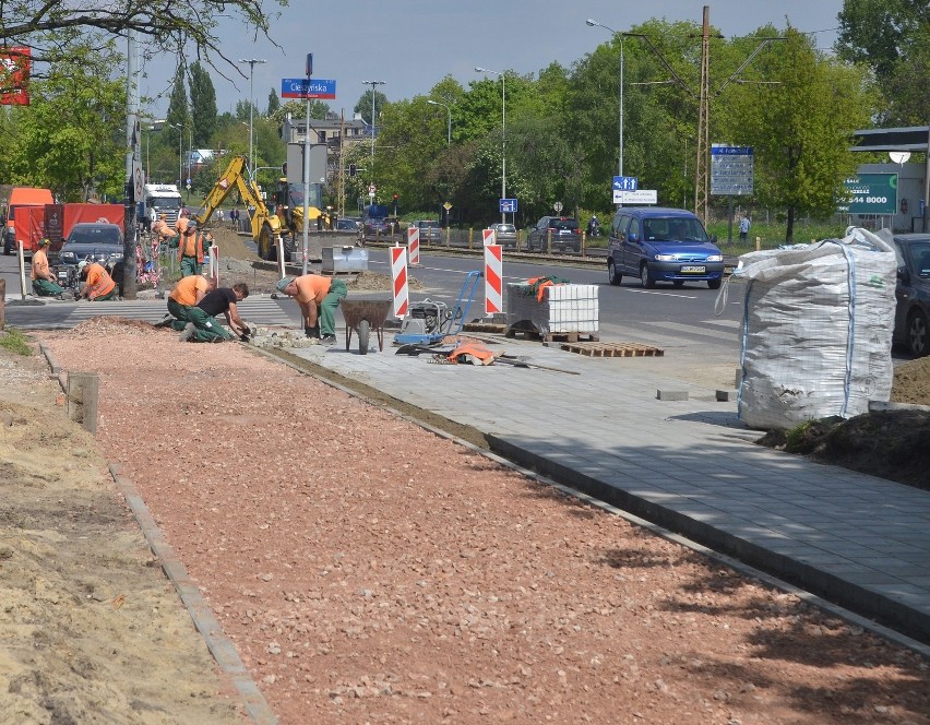 Ścieżka rowerowa wzdłuż al. Politechniki w Łodzi będzie gotowa w sierpniu