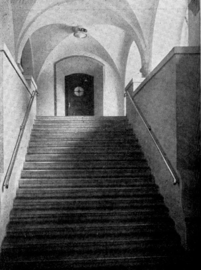 Dom Koncertowy - wejście do winiarni (1925)