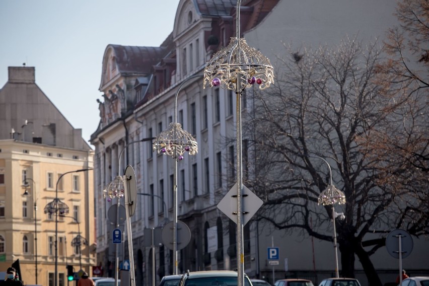 W Wałbrzychu kończy się montaż nowej świątecznej iluminacji miasta. Będzie wyjątkowo! 